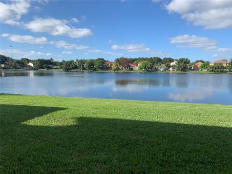 312 NW 106th Te Pembroke Pines FL 33026
