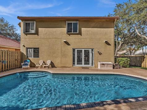 1449 Banyan Circle Pompano Beach FL 33069