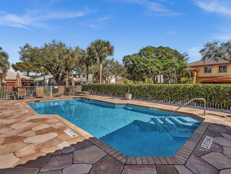 1449 Banyan Circle Pompano Beach FL 33069