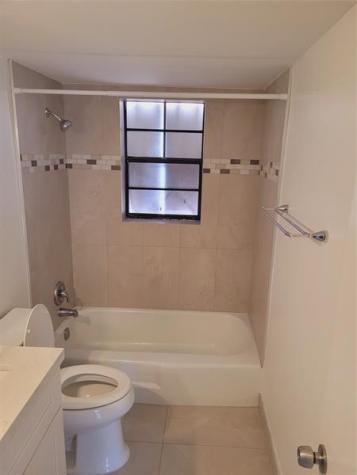 770 NE 38 Oakland Park FL 333334
