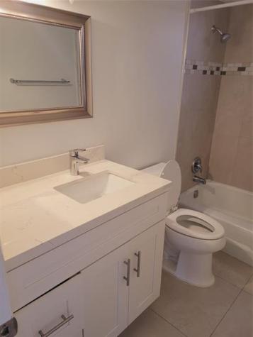 770 NE 38 Oakland Park FL 333334