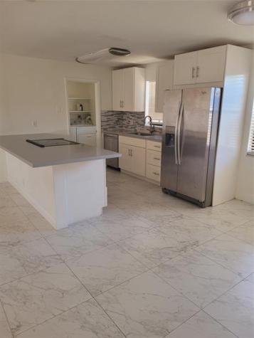 770 NE 38 Oakland Park FL 333334