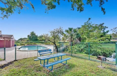 7300 NW 1st Street Plantation FL 33317