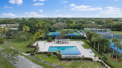 2710 Nassau Bend Coconut Creek FL 33066