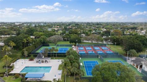 2710 Nassau Bend Coconut Creek FL 33066