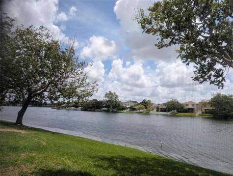 1061 NW 122nd Terrace Pembroke Pines FL 33026