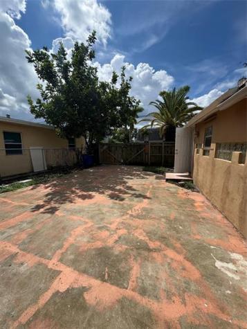 113 SE 4th Street Hallandale Beach FL 33009
