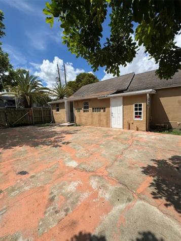 113 SE 4th Street Hallandale Beach FL 33009