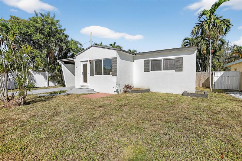 642 SW 11th Street Hallandale Beach FL 33009