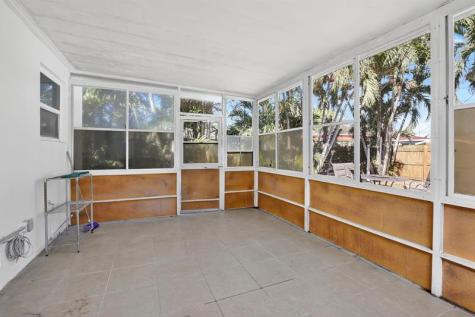 642 SW 11th Street Hallandale Beach FL 33009