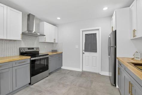 642 SW 11th Street Hallandale Beach FL 33009