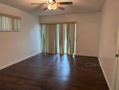 8031 Lagos De Campo Boulevard Tamarac FL 33321