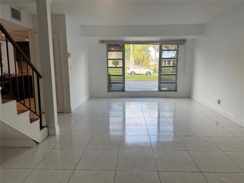 8031 Lagos De Campo Boulevard Tamarac FL 33321