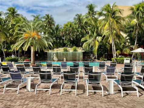 9517 Fontainebleau Boulevard Miami FL 33172