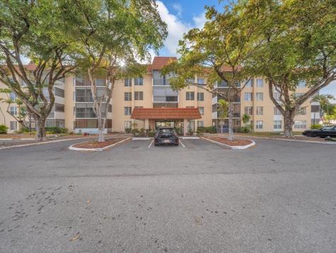 4156 Inverrary Drive Lauderhill FL 33319