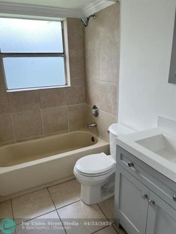1040 Twin Lakes Drive Coral Springs FL 33071