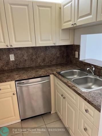 1040 Twin Lakes Drive Coral Springs FL 33071