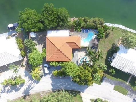 309 E Calzada De Bougainville Marathon FL 33050