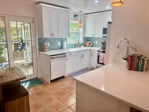 309 E Calzada De Bougainville Marathon FL 33050