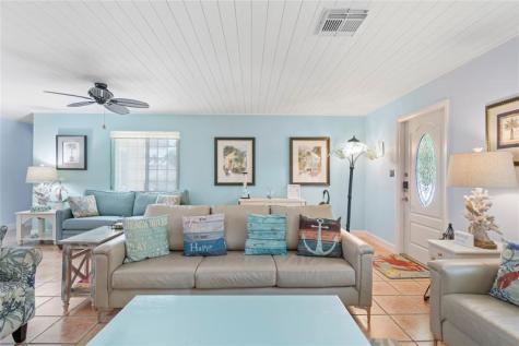 309 E Calzada De Bougainville Marathon FL 33050