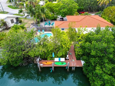 309 E Calzada De Bougainville Marathon FL 33050