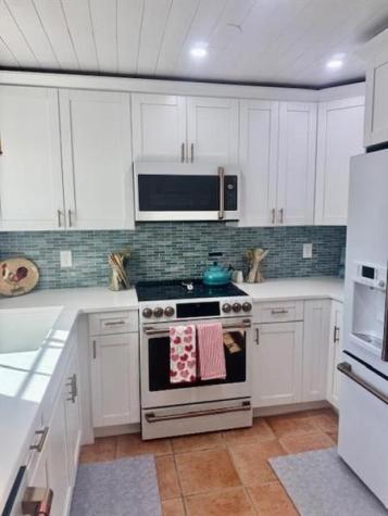 309 E Calzada De Bougainville Marathon FL 33050
