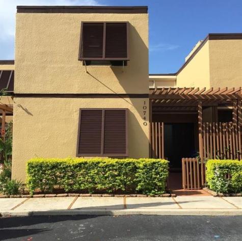 10740 S Golfview Drive Pembroke Pines FL 33026