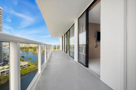 20515 E Country Club Drive Aventura FL 33180