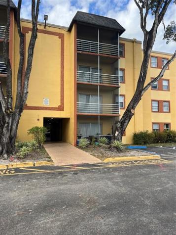 2910 NW 56 Lauderhill FL 33313