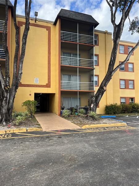 2910 NW 56 Lauderhill FL 33313