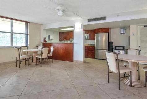 1009 N Ocean Boulevard Pompano Beach FL 33062