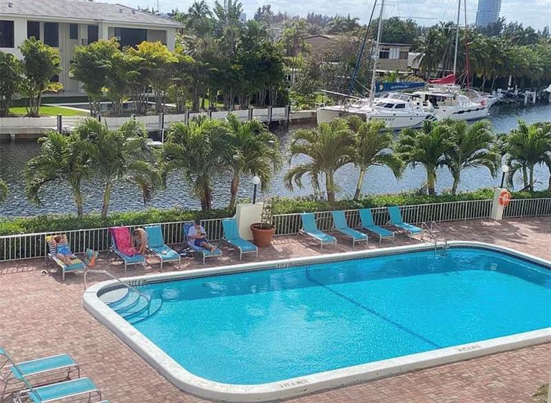 Hallandale Beach FL 33009