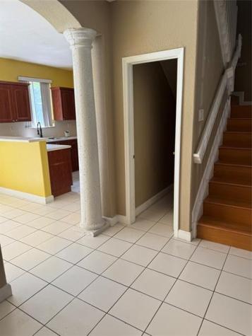 7357 NW 174 Hialeah FL 33015