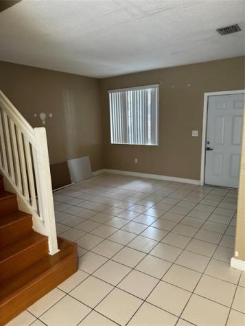 7357 NW 174 Hialeah FL 33015