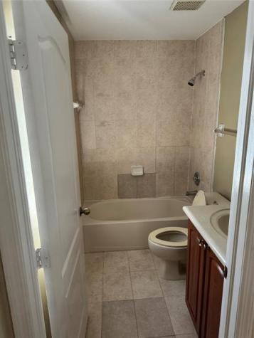7357 NW 174 Hialeah FL 33015