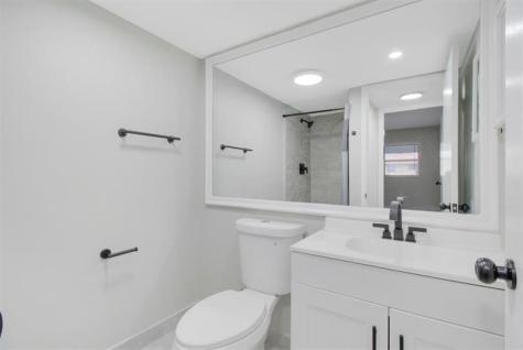 268 Saxony F Delray Beach FL 33446