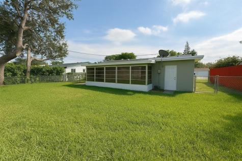6721 Mcclellan Street Hollywood FL 33024