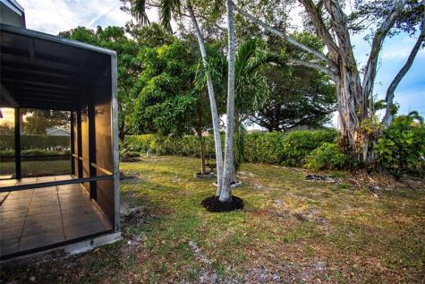 9107 Chatsworth Cascades Circle Boca Raton FL 33434