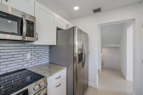 456 NW 41st Street Oakland Park FL 33309