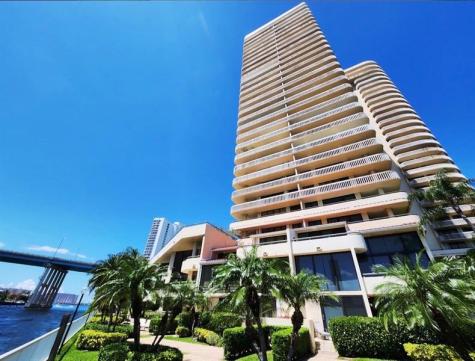 19355 Turnberry Way Miami FL 33180