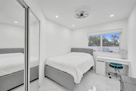 5514 SW 28th Terrace Dania Beach FL 33312