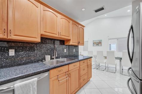 5514 SW 28th Terrace Dania Beach FL 33312