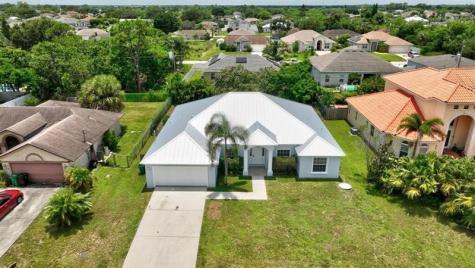 538 SW Nadell Avenue Port St Lucie FL 34953