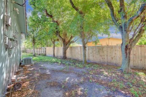 268 NE 41st Street Oakland Park FL 33334