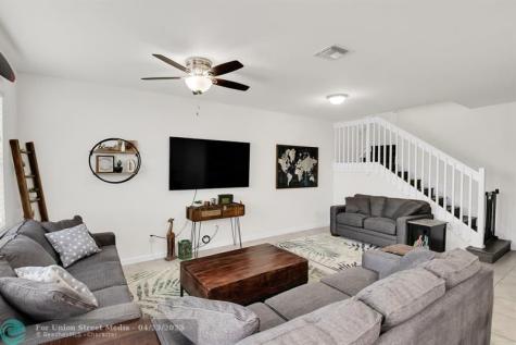 8455 Lakeview Trail Parkland FL 33076
