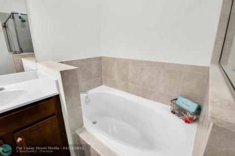 8455 Lakeview Trail Parkland FL 33076