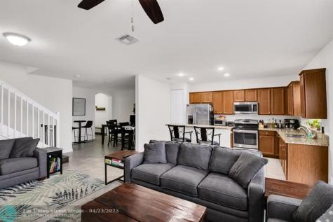 8455 Lakeview Trail Parkland FL 33076