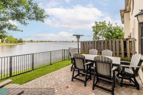 8455 Lakeview Trail Parkland FL 33076