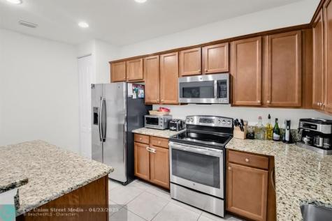 8455 Lakeview Trail Parkland FL 33076