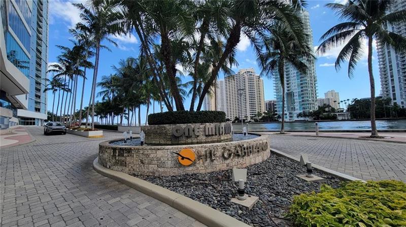 325 S Biscayne Boulevard Miami FL 33131